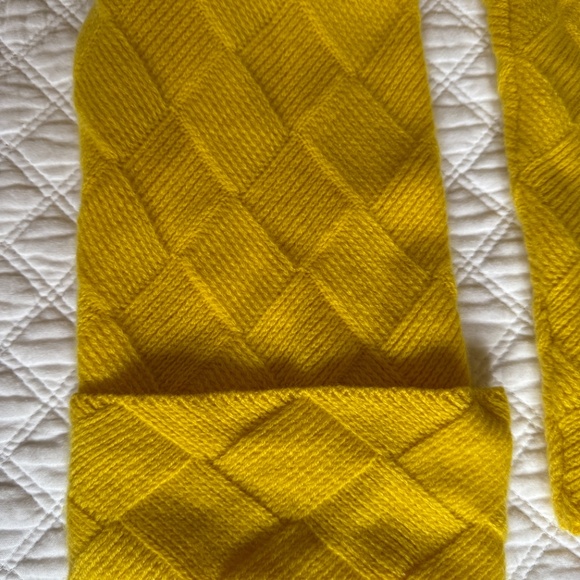 Guest in Residence Cashmere Sweater - Picture 6 of 6